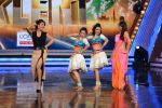 Priyanka Chopra, Malaika Arora Khan promote Gunday on location of India